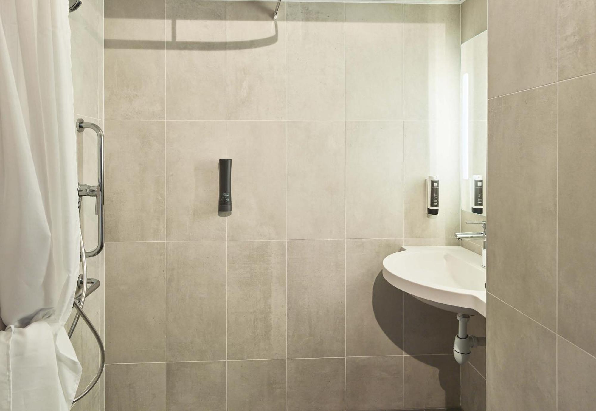 B&B Hotel Le Port Marly Saint Germain En Laye Εξωτερικό φωτογραφία