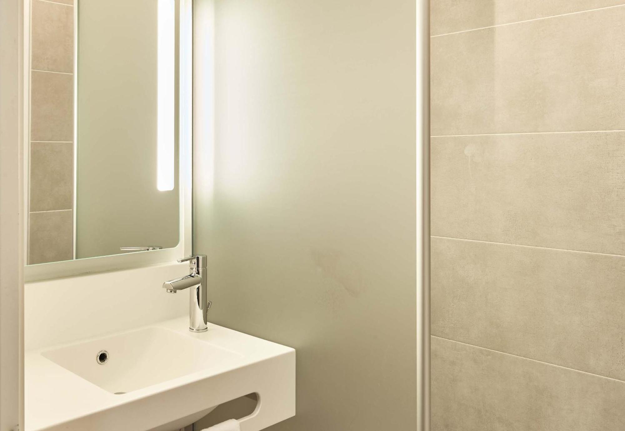 B&B Hotel Le Port Marly Saint Germain En Laye Εξωτερικό φωτογραφία
